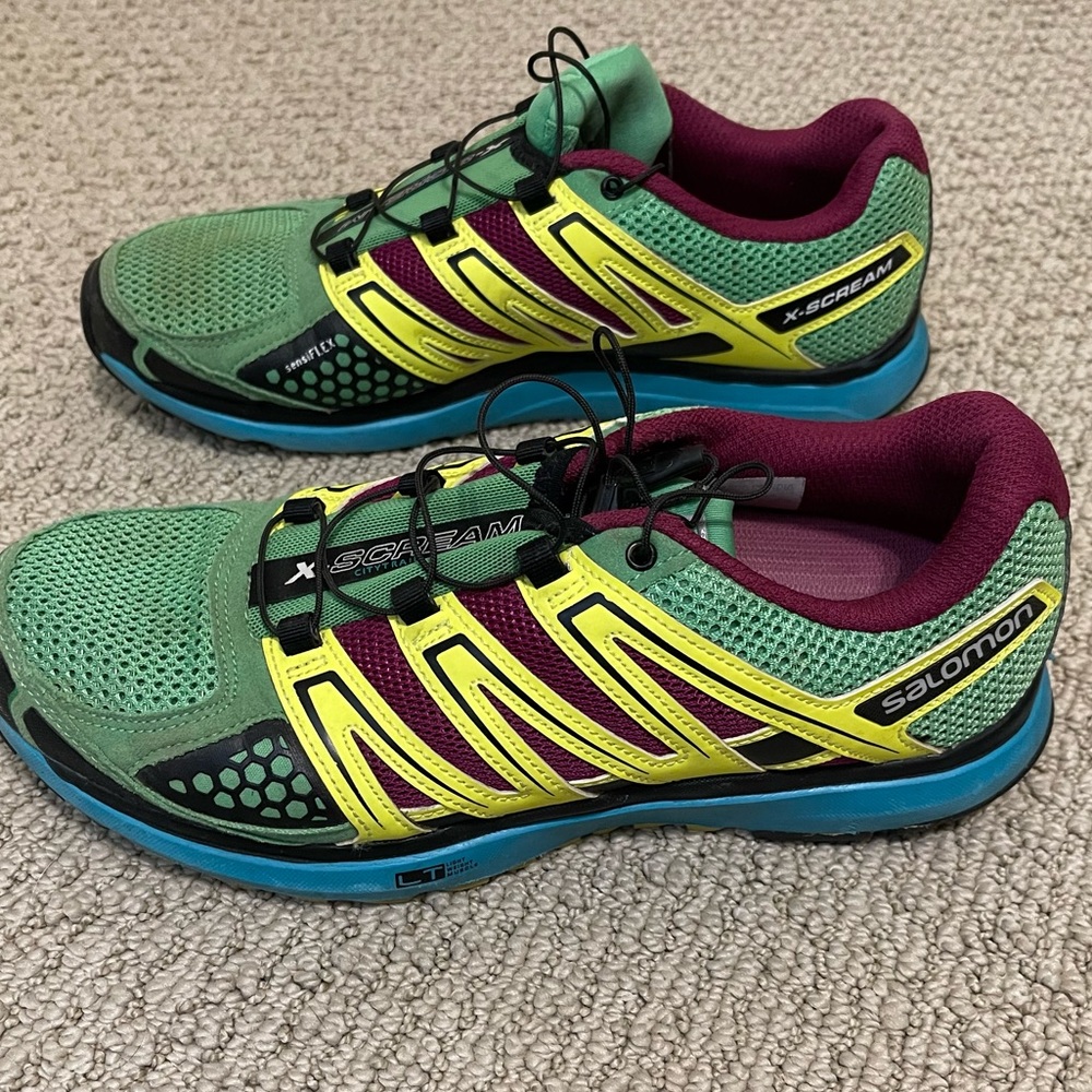 Salomon shoes size 9 women